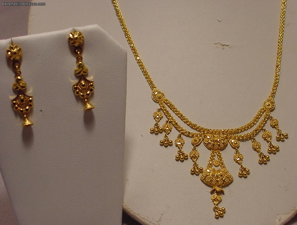 Beautiful 22k Gold Necklace With 