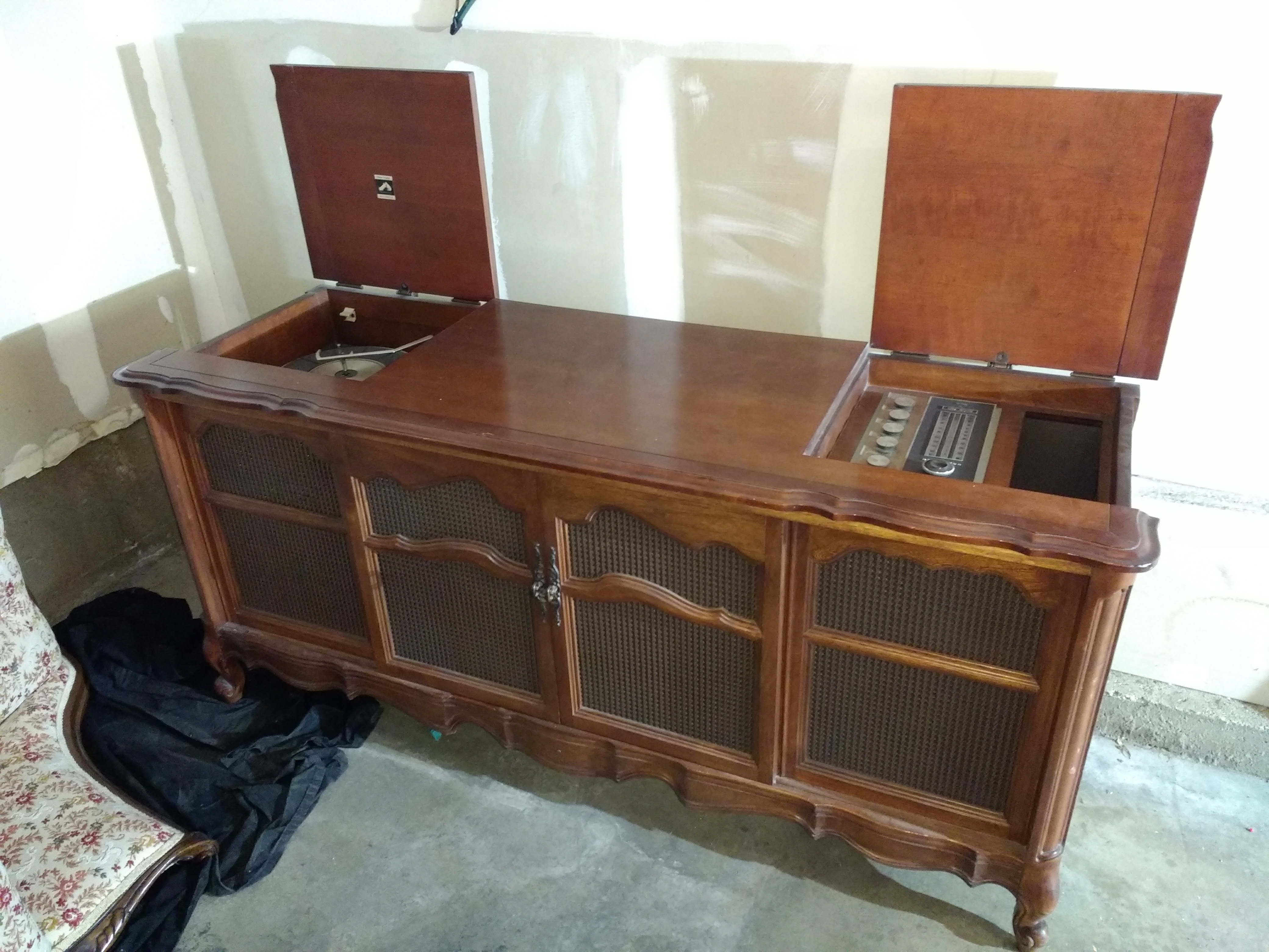 Rca Victor Victrola Tv Console For Sale Antiques Com