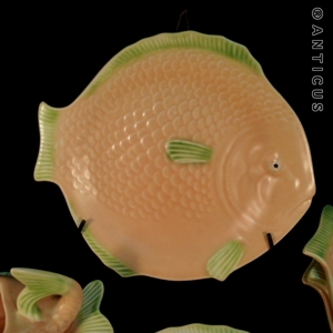 fish shaped plates