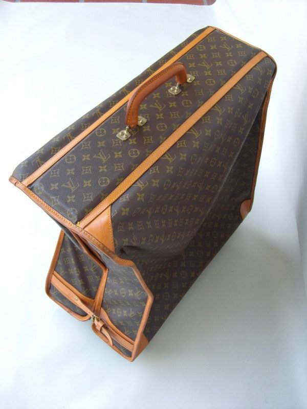 Two Louis Vuitton Luggage, Suitcase and Garment Bag For Sale | nrd.kbic-nsn.gov | Classifieds