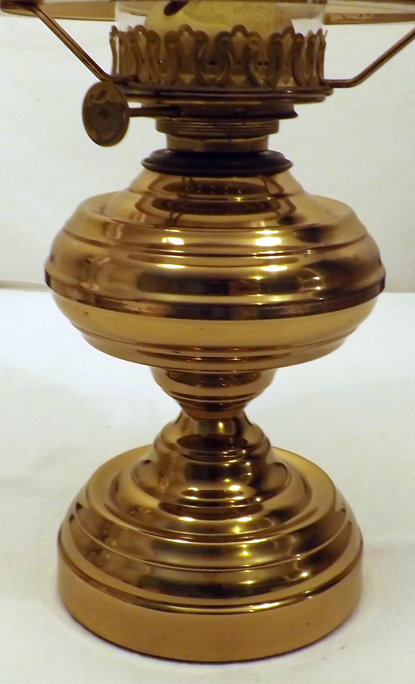 Antique Plume & Atwood Weighted Brass Kerosene Oil Lamp w Wick For Sale