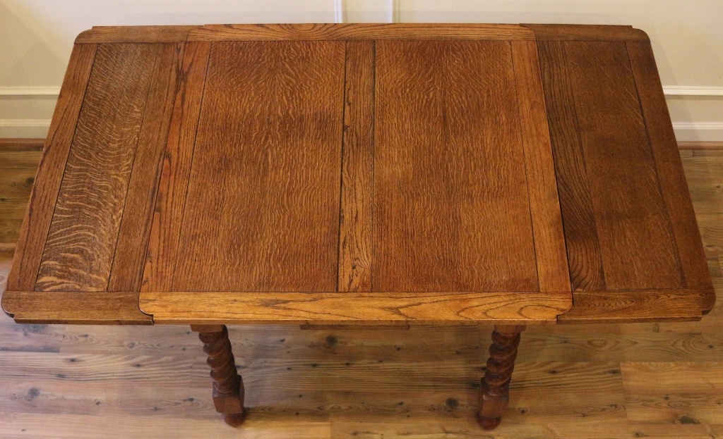 Antique English Pub Table And Chairs Barley Twist Light