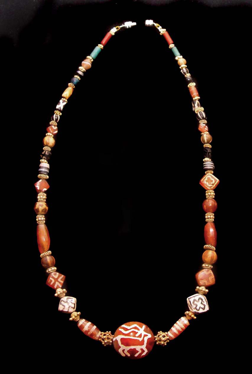 Pyu Deer Bead and Gold Necklace For Sale | Antiques.com | Classifieds