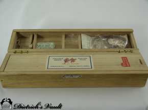 Grampus Split Bamboo Fishing Rod in Original Box For Sale